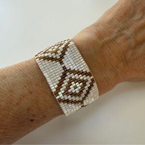 White and Gold Beaded Tassel Bracelet